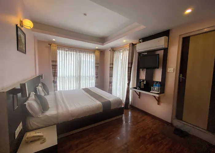 Lemon Tree Pvt. Ltd 3*
